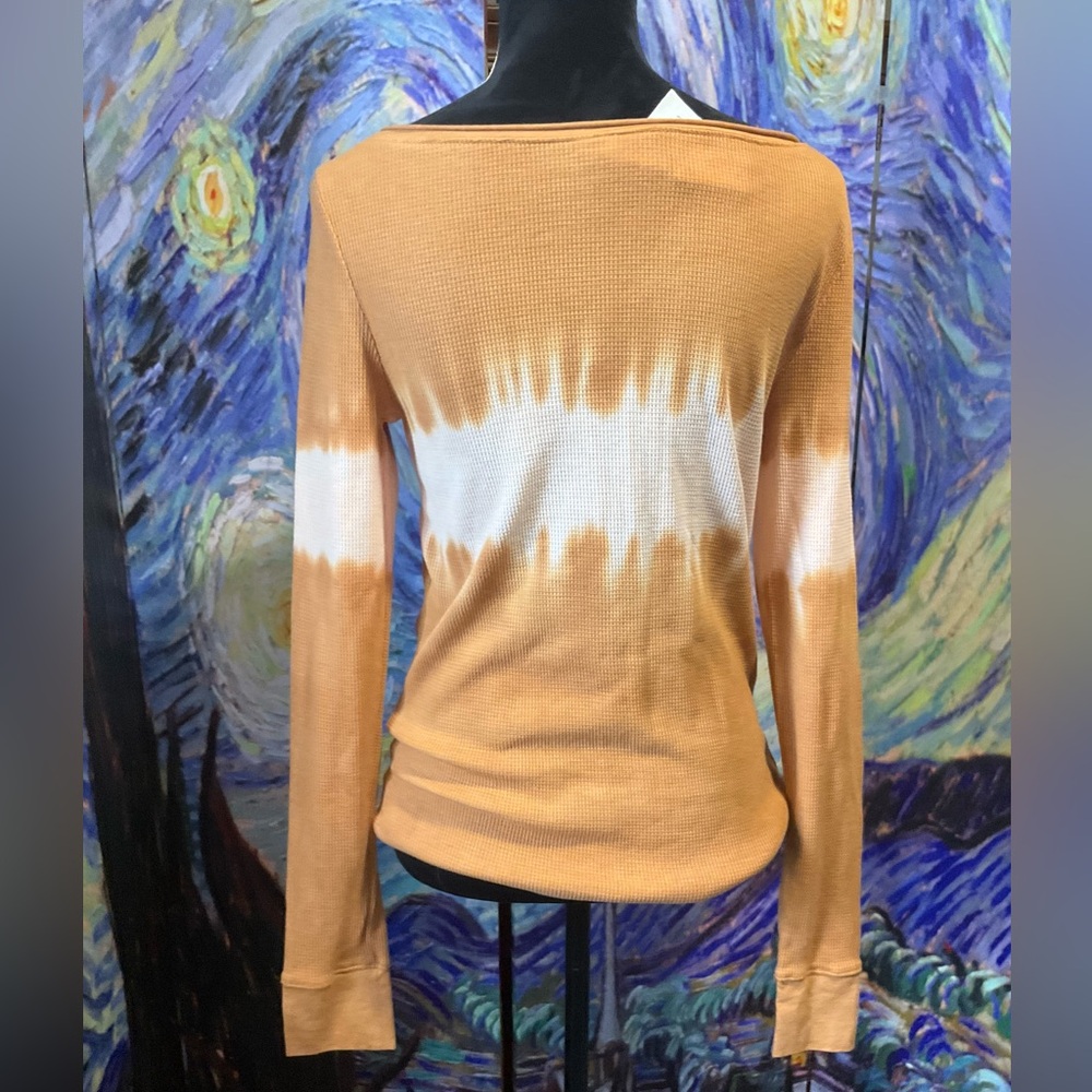Free People large tan and white tie-dye thermal long sleeve top - Picture 2 of 5